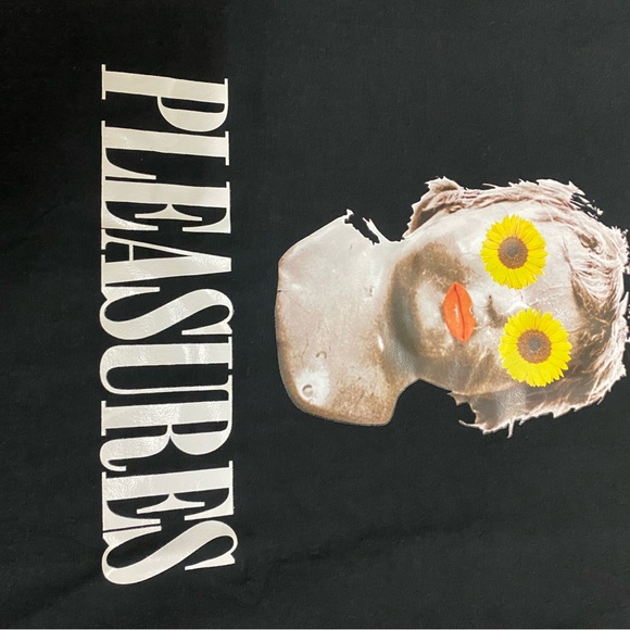 Pleasures printed tshirt Xlarge and large New - Picture 6 of 6